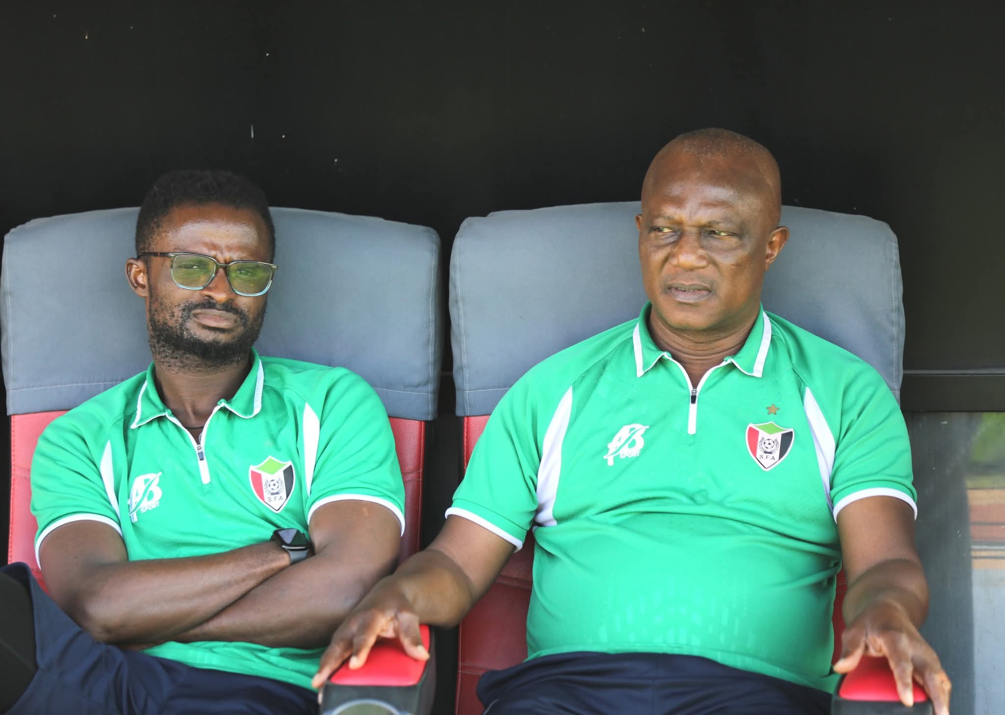 كواسي يستبعد 4 لاعبين من معسكر المنتخب بقيادة نجم المريخ