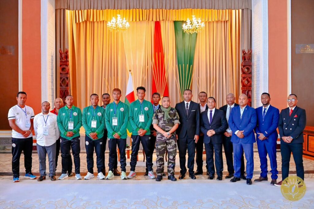 نيكولاس في القصر مع رئيس مدغشقر 3 ab4b60f4 b730 45ea bdc1 5fba60471925