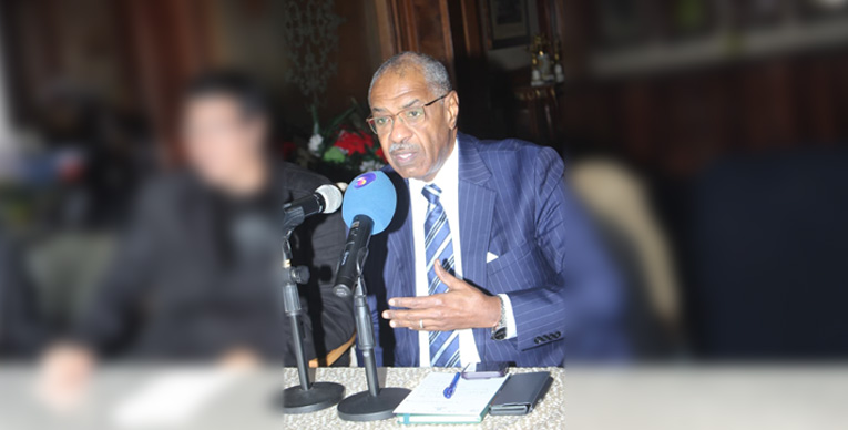 د. معتصم ينفي تمرد "صقور الجديان" ويبرر تأخر ال أموال 1 الصفوة هيدر 17