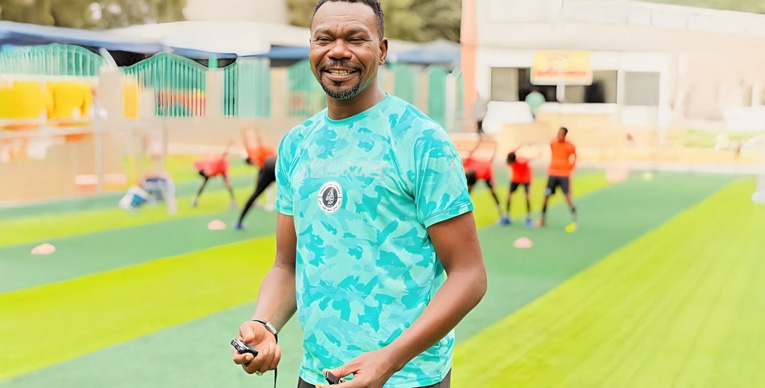 يكيني: الدوري الرواندي سيصنع فريق بطولات حقيقي للمريخ