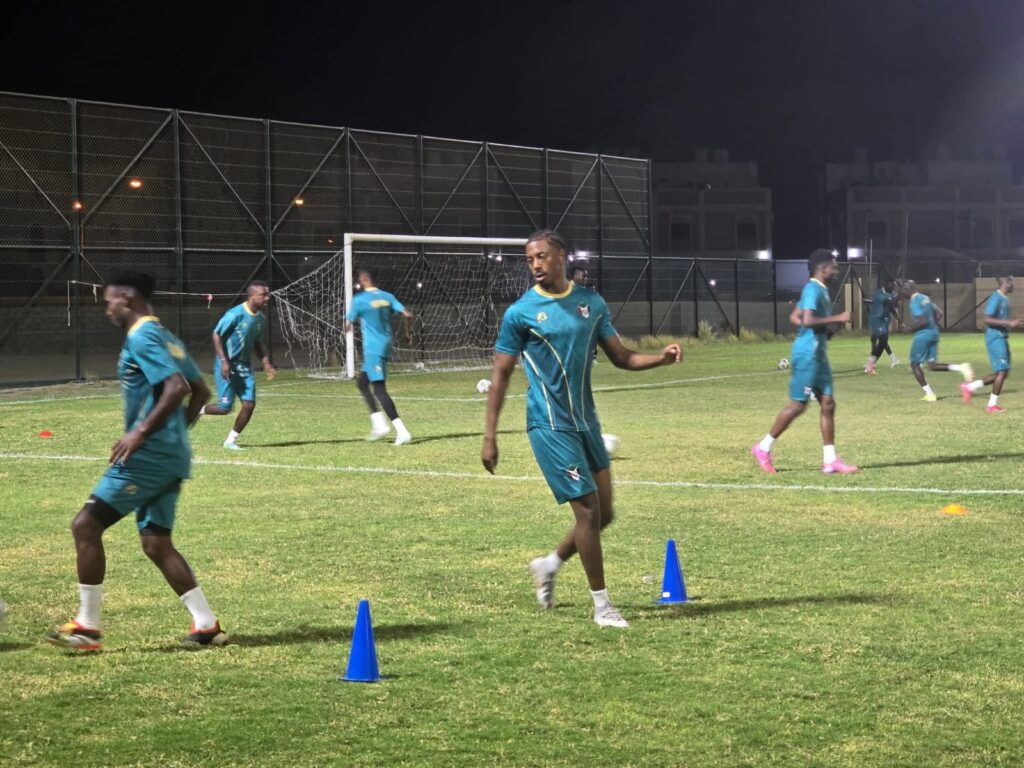 منتخبنا يواصل تحضيراته في مسقط ويصحح أخطاء مواجهة عُمان 2 صورة واتساب بتاريخ 1447 05 25 في 18.00.48 c2c53d4b