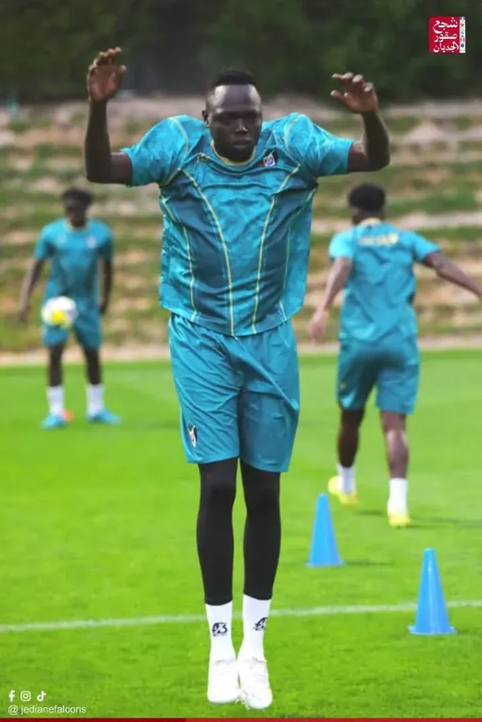 لاعبو المنتخب السوداني خلال تدريبات المعسكر الإعدادي في الدوحة استعدادًا لكأس الأمم الأفريقية 2025