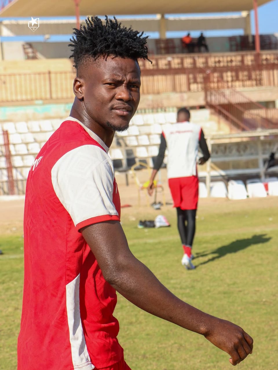 المريخ يتدرب بمشاركة الثنائي، ويعلن الجاهزية 3 المريخ يتدرب بمشاركة الثنائي، ويعلن الجاهزية