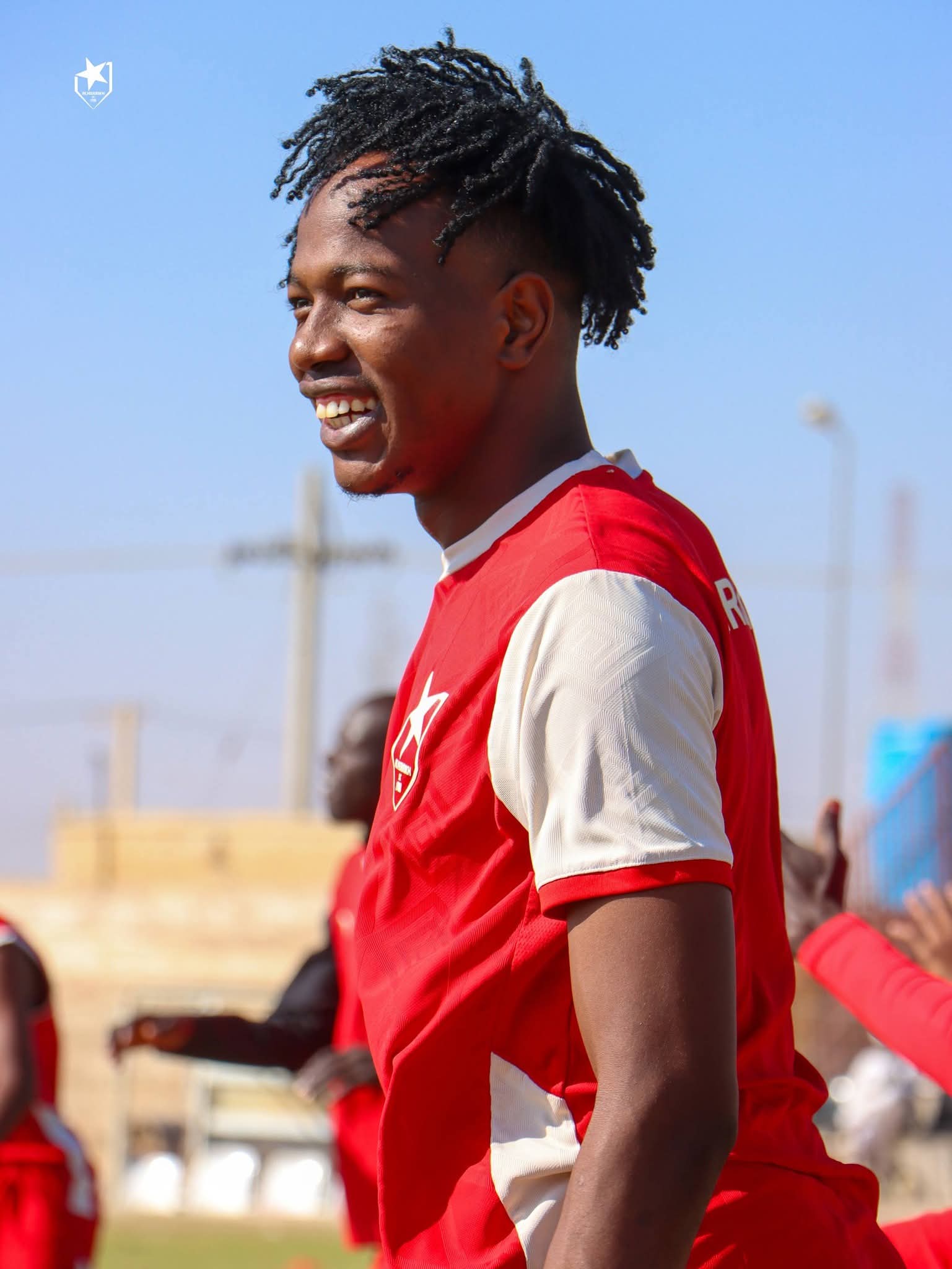 المريخ يتدرب بمشاركة الثنائي، ويعلن الجاهزية 2 المريخ يتدرب بمشاركة الثنائي، ويعلن الجاهزية