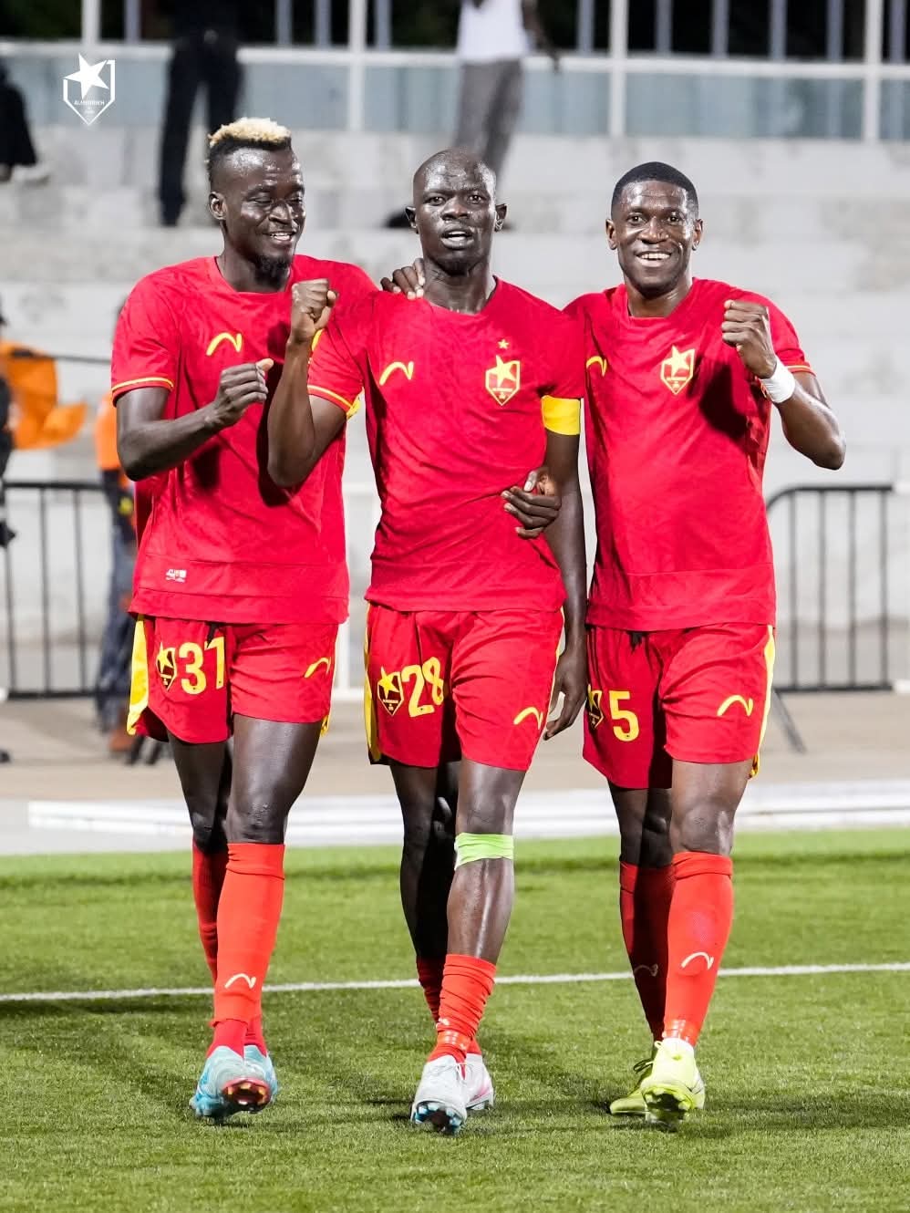 سوغوبا يُغرِّد وحيدًا وينال العلامة الكاملة