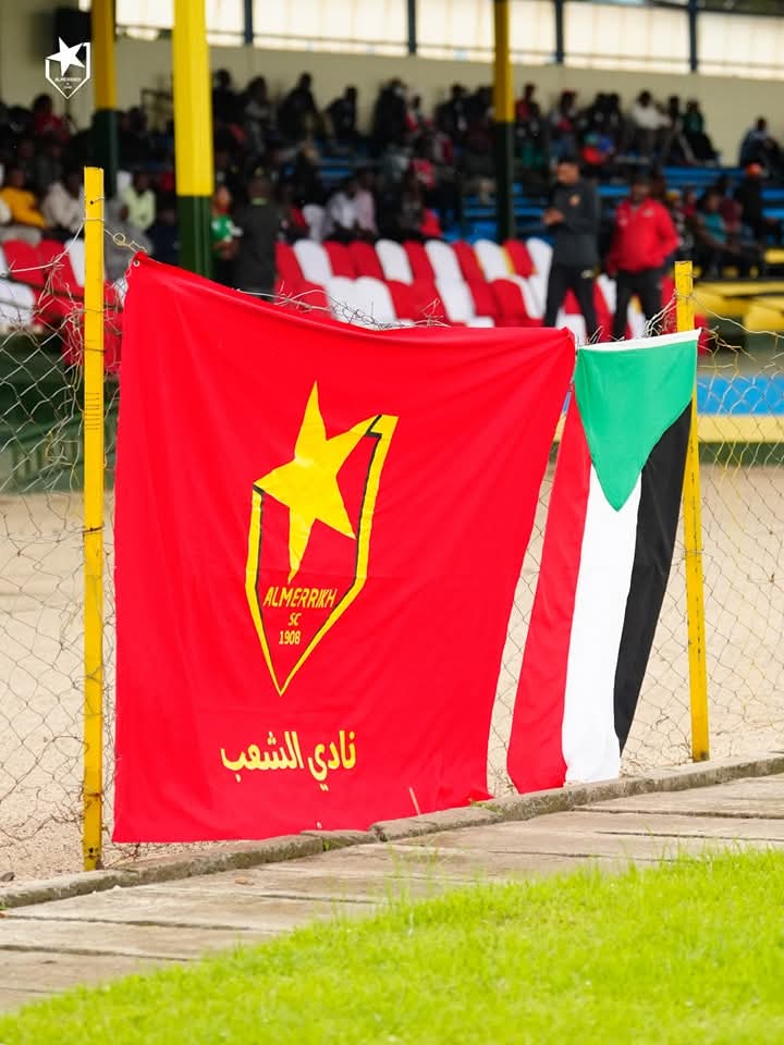 عشاق الأحمر الوهاج يؤازرون الزعيم بالقمة 2 عشاق الأحمر الوهاج يؤازرون الزعيم بالقمة