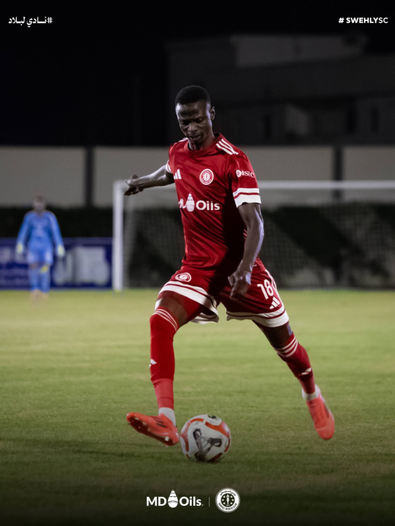 في آخر أيام التسجيلات.. ثنائي المريخ السابق خارج الكشوفات 2 image 76