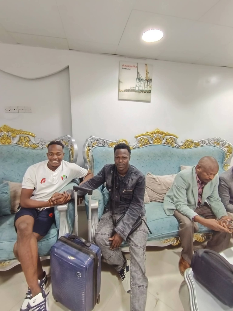 بعثة صقور الجديان تغادر لجدة برئاسة عبد الرحمن خالد 8 image 191