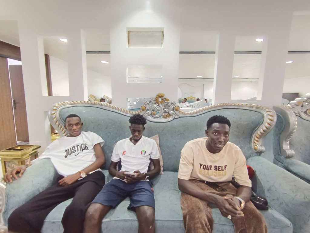 بعثة صقور الجديان تغادر لجدة برئاسة عبد الرحمن خالد 9 image 192