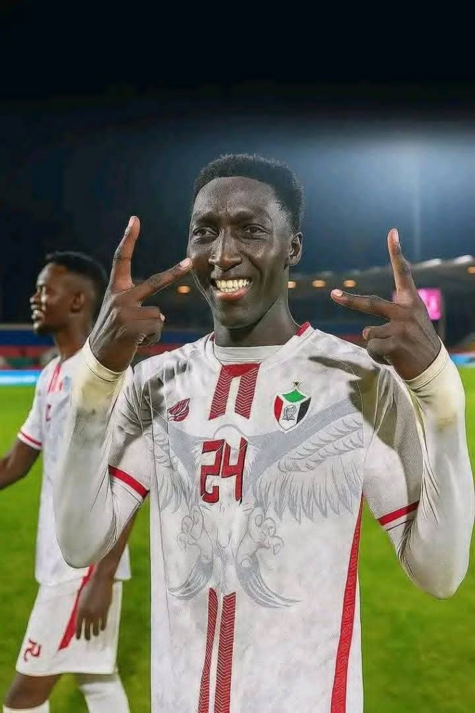 القنصل حازم مصطفى يدعم الأهلي والمنتخب في جدة 3 image 197