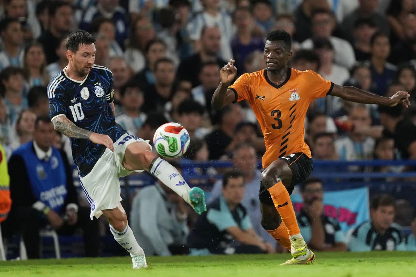 بالصور… أوبينو تشيسالا يحتفى بمواجهة ميسي