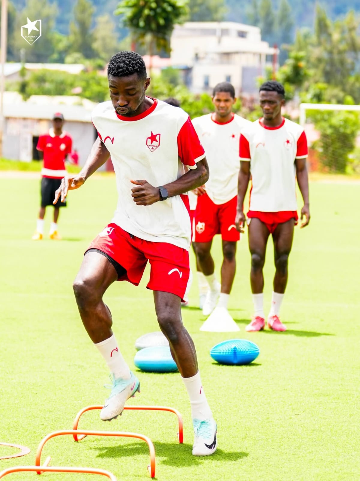 أرقام متباينة للمريخ: صلابة دفاعية يقابلها عقم هجومي مقلق 2 أرقام متباينة للمريخ: صلابة دفاعية يقابلها عقم هجومي مقلق