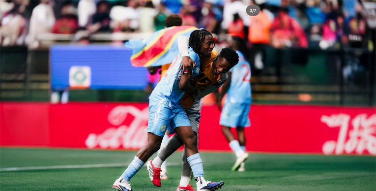 (مبيمبا) يصنع التاريخ ويقود بلاده للمونديال